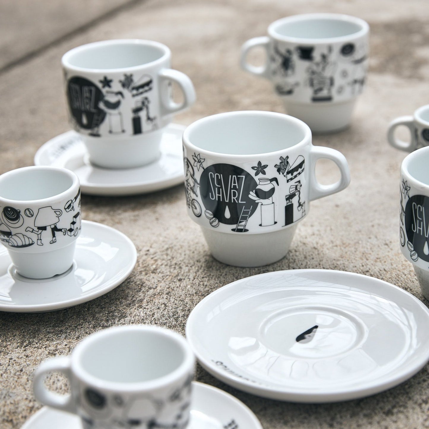 Schvarz Design Tasse + Untertasse